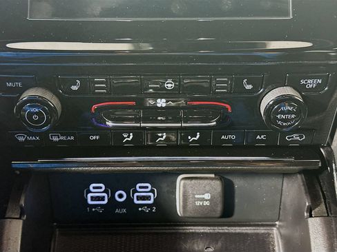 Used 2023 Jeep Grand Cherokee L Laredo AWD/4WD image 15