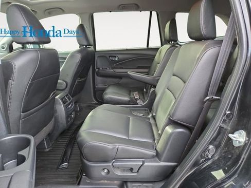 Used 2022 Honda Pilot Touring image 16