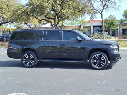 Used 2019 Chevrolet Suburban Premier w/ RST 6.2L Performance Edition image 6