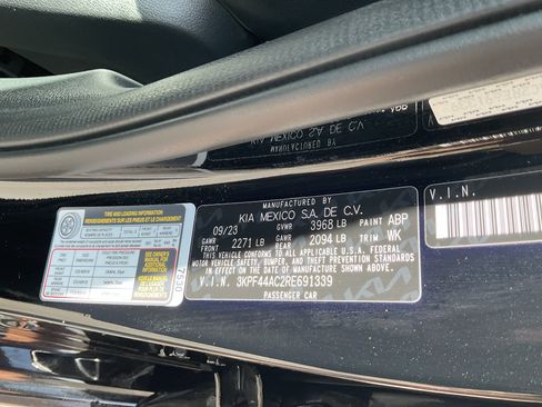 Used 2023 Kia Forte LXS w/ LXS Technology Package FWD image 14