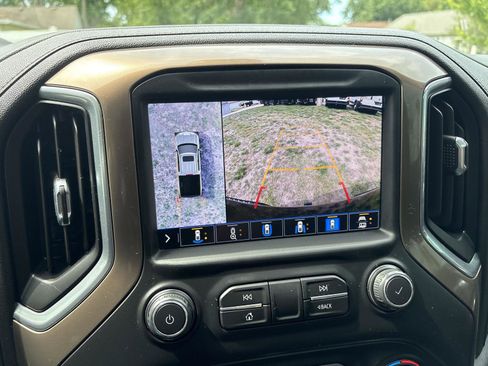 Used 2020 Chevrolet Silverado 1500 High Country w/ Technology Package AWD/4WD image 22