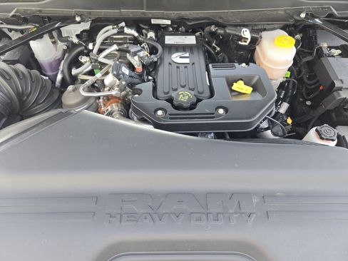 Used 2025 RAM 2500 Limited AWD/4WD image 34