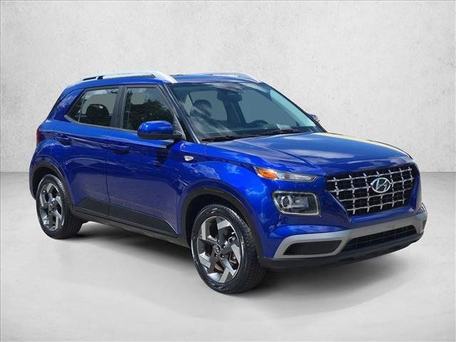 Used 2023 Hyundai Venue SEL FWD image 3