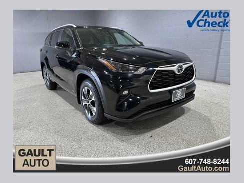 Certified 2026 Toyota Highlander XLE AWD/4WD image 1