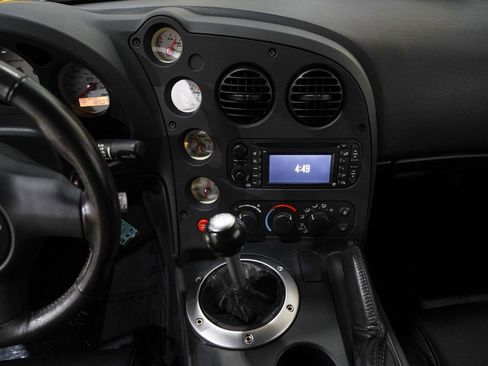 Used 2009 Dodge Viper ACR image 11