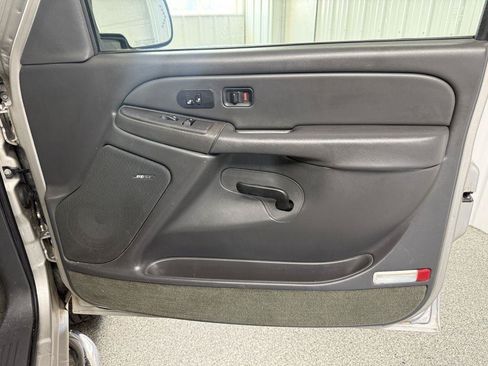 Used 2004 Chevrolet Silverado 2500 LT w/ Skid Plate Package AWD/4WD image 34