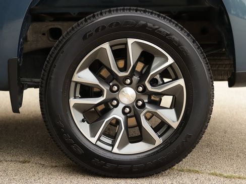 Used 2024 Chevrolet Silverado 1500 LT AWD/4WD image 36