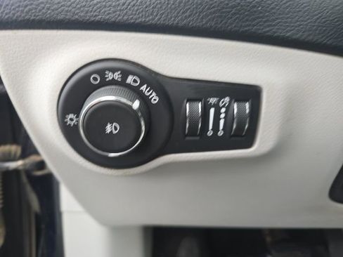 Used 2019 Jeep Compass Latitude w/ Popular Equipment Group image 11