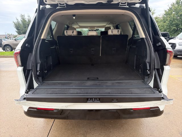 New 2027 Lincoln Navigator L Reserve w/ Jet Appearance Package AWD/4WD image 7