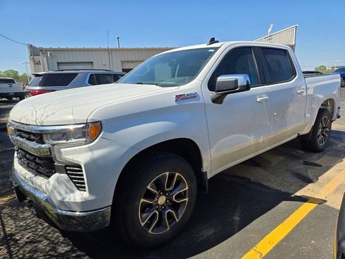 Used 2023 Chevrolet Silverado 1500 LT w/ Z71 Off-Road Package image 12