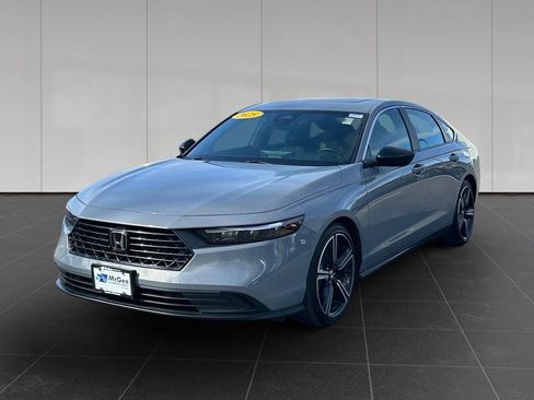 Used 2025 Honda Accord Sport image 1