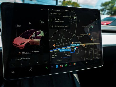 Used 2023 Tesla Model Y AWD image 11