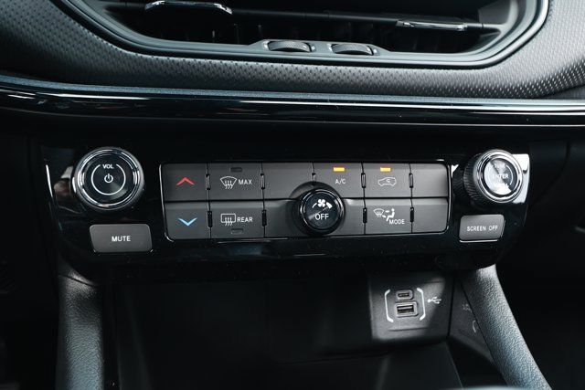New 2026 Jeep Compass Latitude AWD/4WD image 19