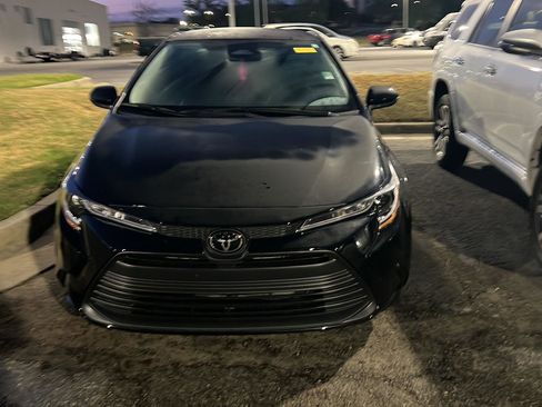 Certified 2025 Toyota Corolla LE w/ Convenience Package image 3