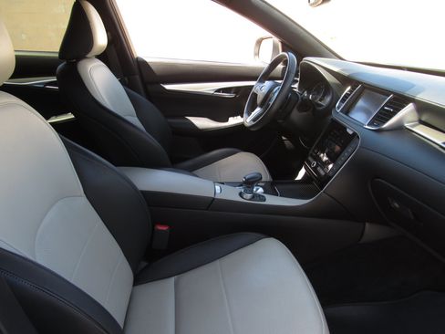 Used 2023 INFINITI QX55 Essential AWD/4WD image 9