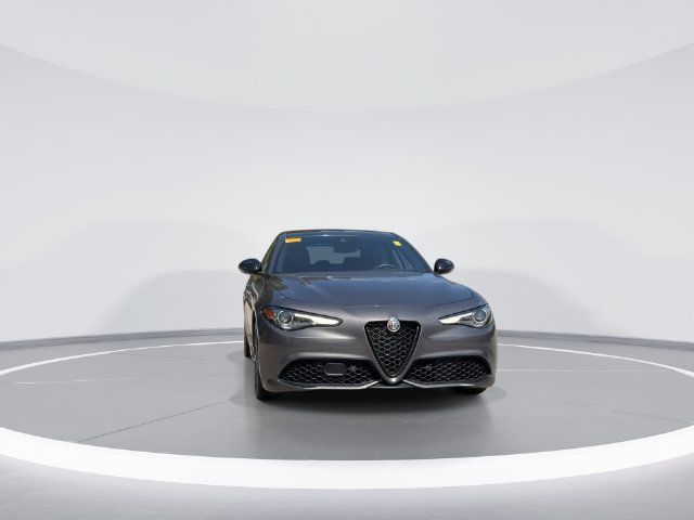 Used 2023 Alfa Romeo Giulia Veloce RWD image 3