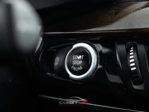 Used 2019 BMW X6 xDrive35i w/ Premium Package image 32