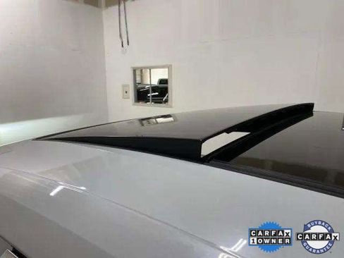 Used 2022 Audi e-tron Premium Plus w/ Premium Plus Package image 26