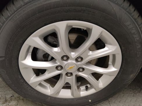 Used 2020 Chevrolet Equinox LS w/ LS Convenience Package FWD image 31