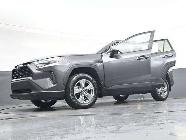 Used 2024 Toyota RAV4 XLE FWD image 42