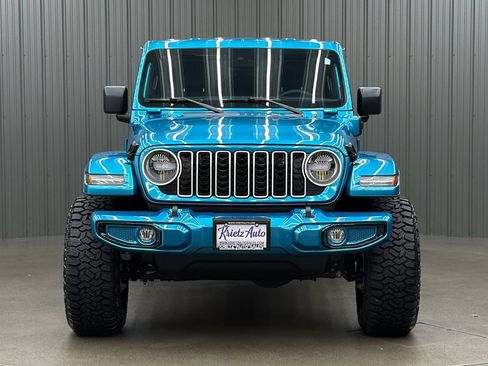 Used 2024 Jeep Wrangler Unlimited Sahara AWD/4WD image 8
