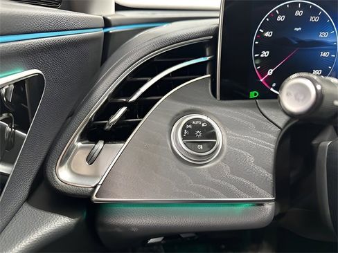 Used 2025 Mercedes-Benz E 350 4MATIC Sedan image 16