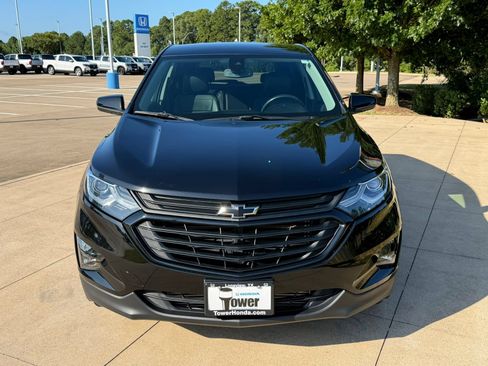Used 2020 Chevrolet Equinox LT w/ Midnight Edition FWD image 2