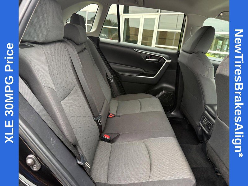 Used 2024 Toyota RAV4 XLE FWD image 12