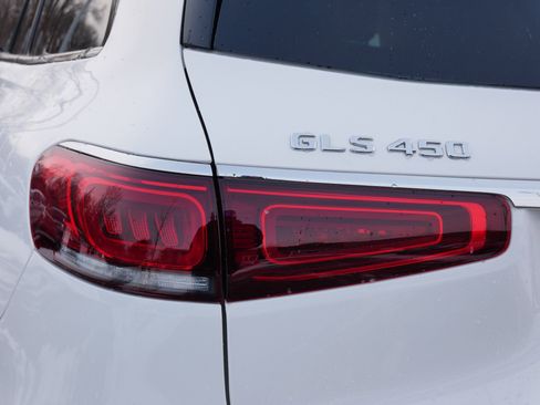 Used 2022 Mercedes-Benz GLS 450 4MATIC image 17