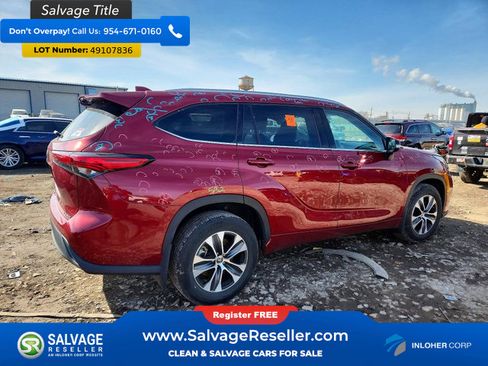 Used 2020 Toyota Highlander XLE AWD/4WD image 4