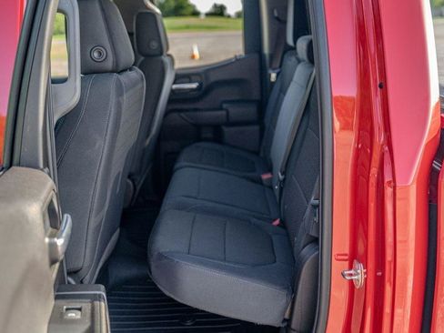 Used 2019 Chevrolet Silverado 1500 Custom w/ Custom Value Package AWD/4WD image 15