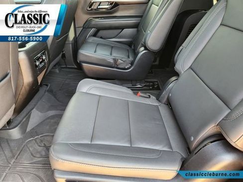 Used 2025 Chevrolet Suburban LT w/ Comfort Package AWD/4WD image 29