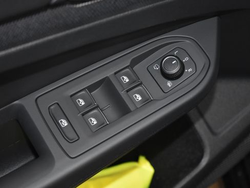 New 2026 Volkswagen Golf image 4