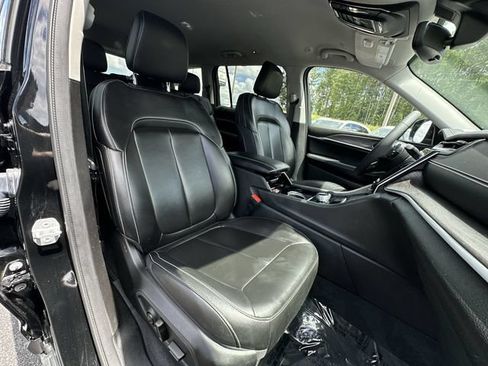 Used 2023 Jeep Grand Cherokee L Limited AWD/4WD image 27