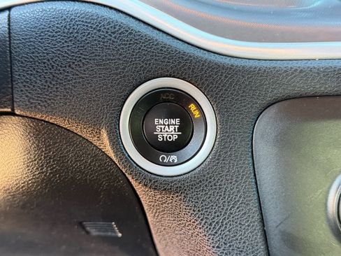 Used 2022 Dodge Charger SXT image 25