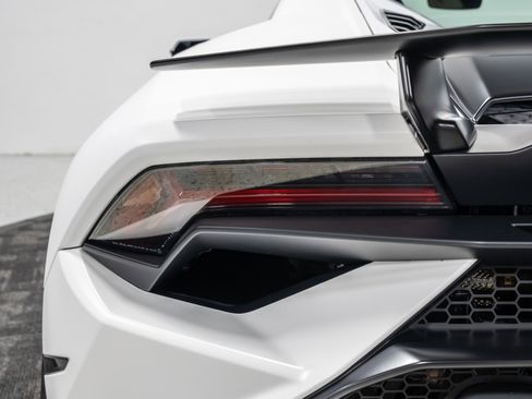 Used 2024 Lamborghini Huracan Tecnica RWD image 23