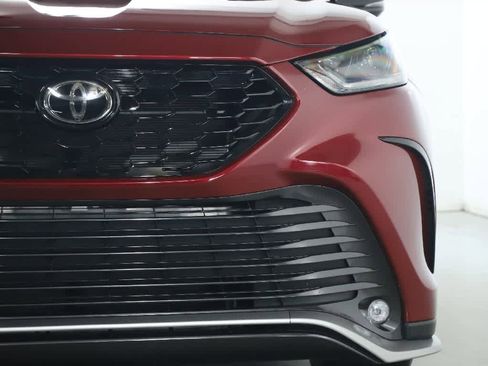 Used 2023 Toyota Highlander XSE image 7