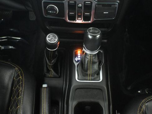 Used 2021 Jeep Wrangler Unlimited Sahara image 23