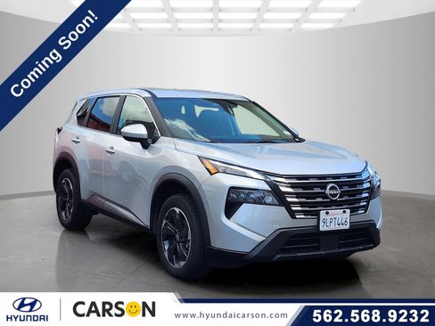 Used 2024 Nissan Rogue SV FWD image 1