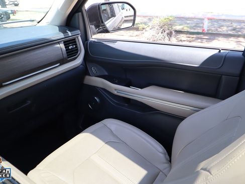 Used 2023 Ford Expedition Max Limited RWD image 24