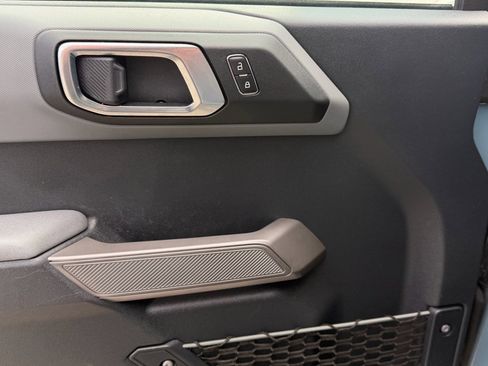 Used 2023 Ford Bronco Everglades image 16