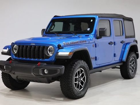 Used 2024 Jeep Wrangler Unlimited Rubicon w/ Safety Group AWD/4WD image 3