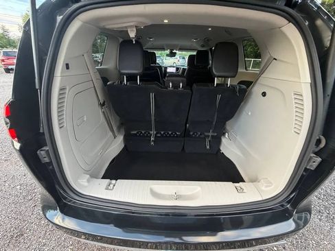 Used 2023 Chrysler Pacifica Touring-L FWD image 14