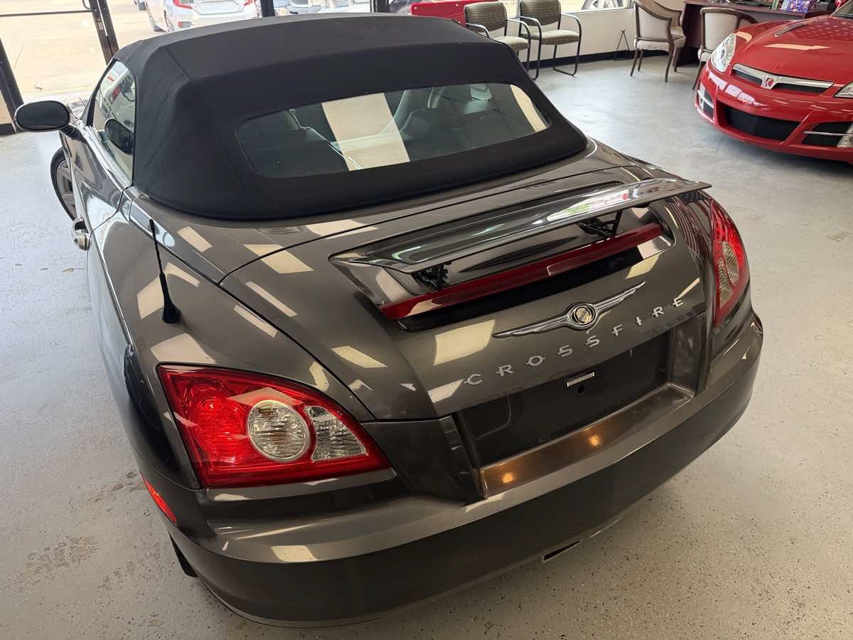 Used 2005 Chrysler Crossfire Limited RWD image 8