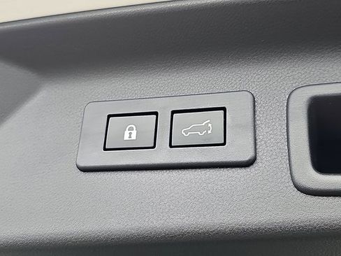 Certified 2025 Subaru Forester Premium image 33