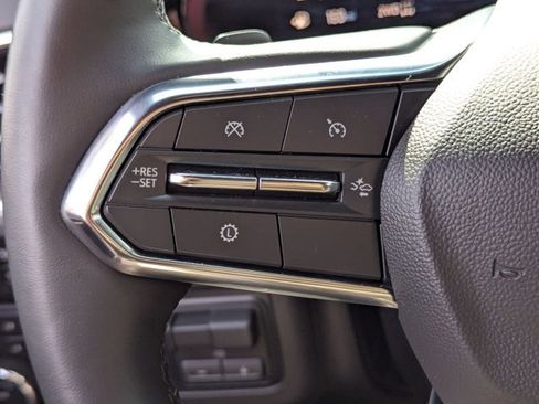 Used 2025 Chevrolet Suburban LT w/ Comfort Package image 8