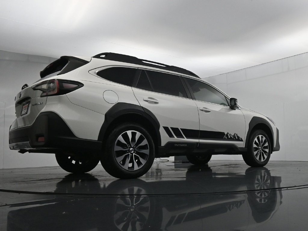 Used 2024 Subaru Outback Limited AWD/4WD image 37