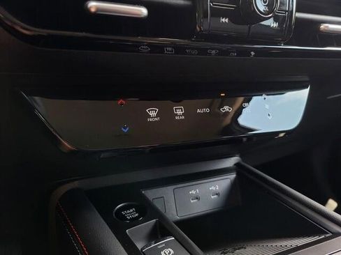 New 2025 Nissan Kicks SR image 12