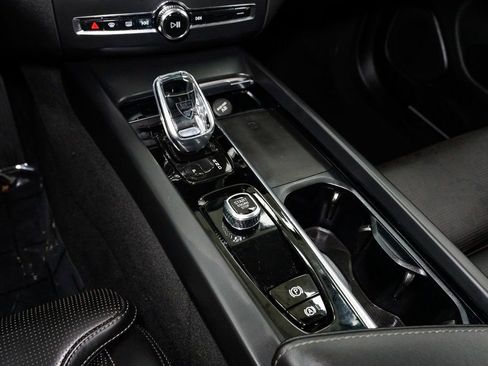 Used 2022 Volvo XC60 B5 Inscription w/ Advanced Package image 20