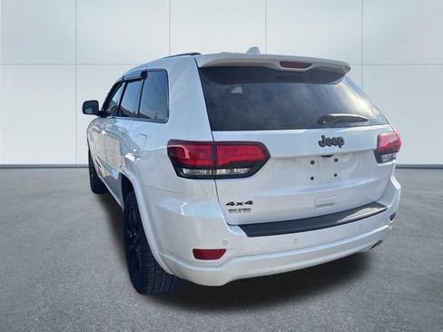 Used 2020 Jeep Grand Cherokee Altitude AWD/4WD image 2